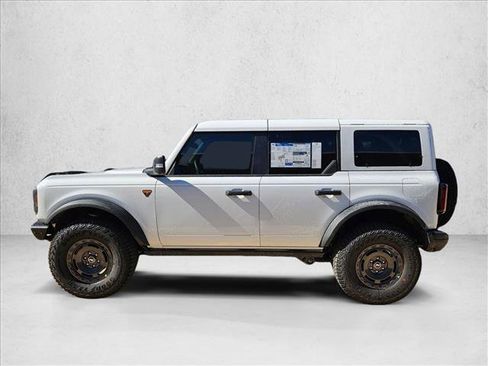 New 2025 Ford Bronco Badlands image 5