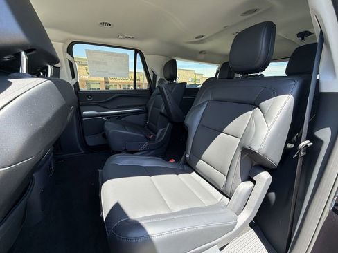 New 2026 Lincoln Navigator L Premier AWD/4WD image 23