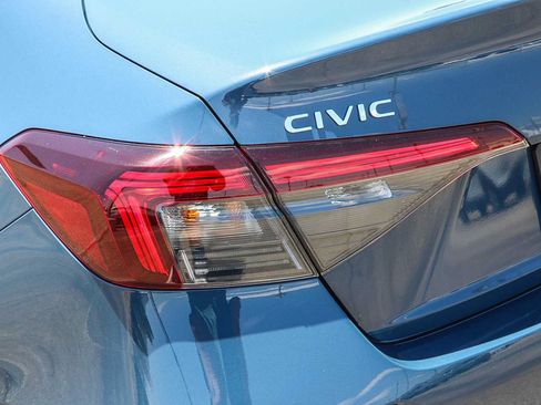Used 2025 Honda Civic Sport image 9