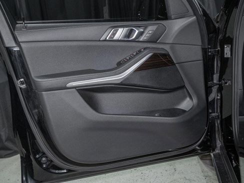 Used 2021 BMW X5 sDrive40i image 10