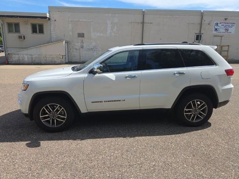 Used 2022 Jeep Grand Cherokee Limited AWD/4WD image 3