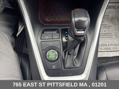 Used 2019 Toyota RAV4 Limited w/ Limited Grade Weather Package AWD/4WD image 28