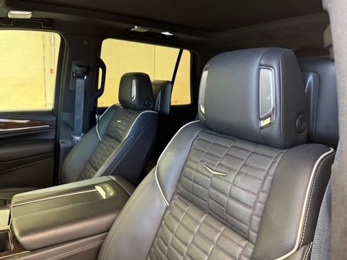 Used 2024 Cadillac Escalade Sport Platinum w/ LPO, ONYX Package AWD/4WD image 12