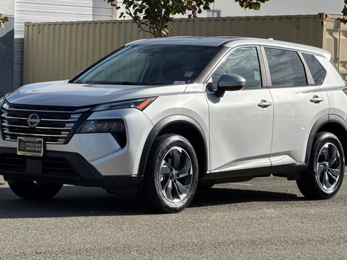 Certified 2024 Nissan Rogue SV image 8