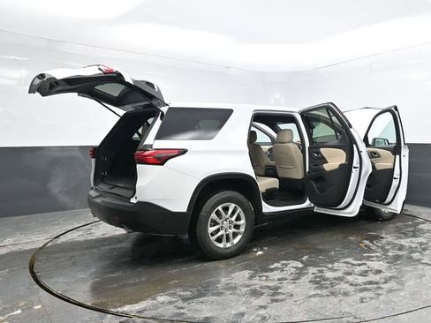Used 2023 Chevrolet Traverse LS image 46