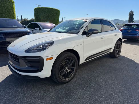Used 2023 Porsche Macan Turbo image 4
