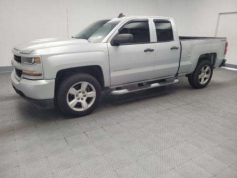 Used 2016 Chevrolet Silverado 1500 Custom w/ Custom Convenience Package AWD/4WD image 2
