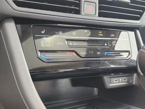 New 2026 Volkswagen Jetta SE FWD image 10