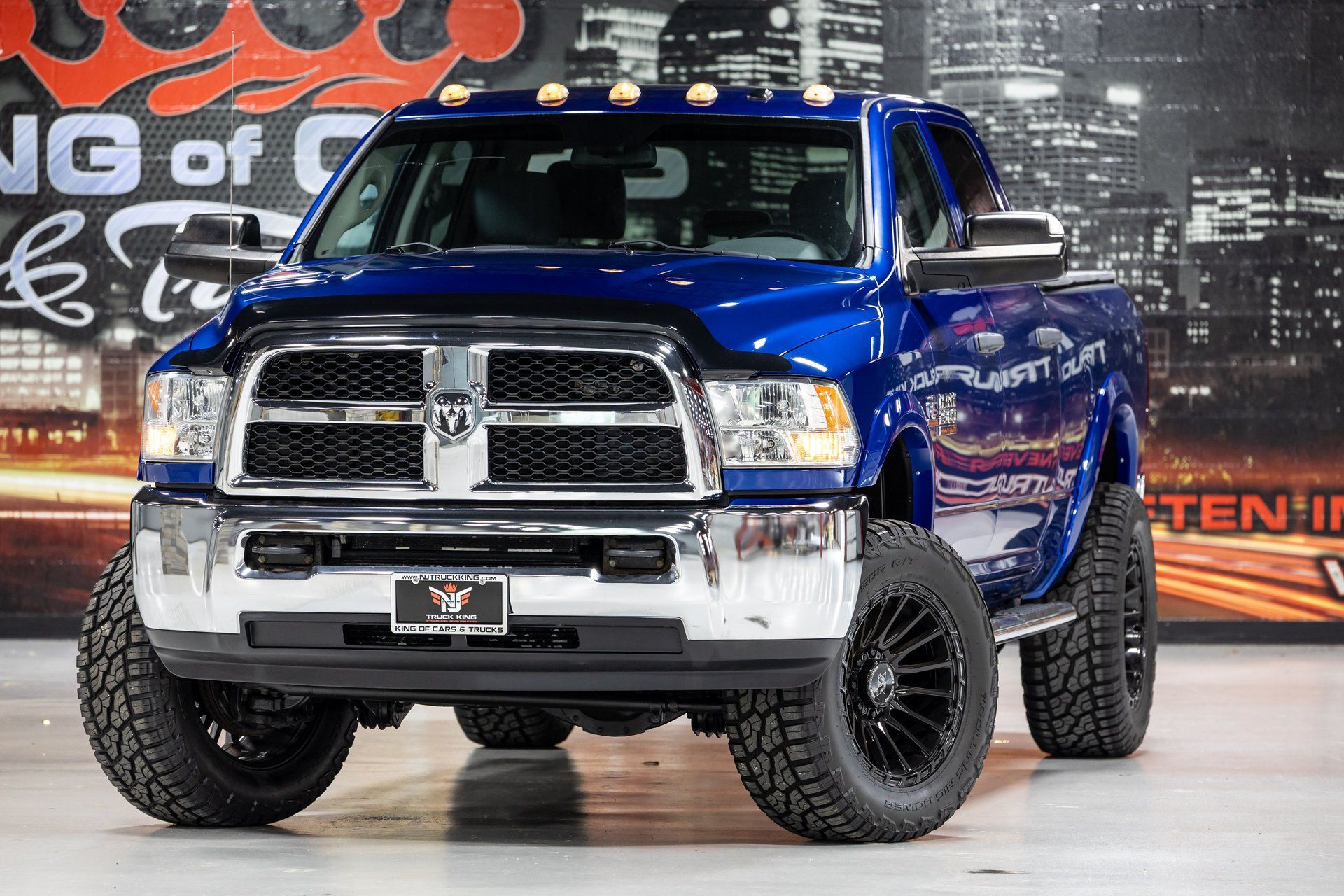 Used 2015 RAM 2500 Tradesman w/ Chrome Appearance Group AWD/4WD image 3
