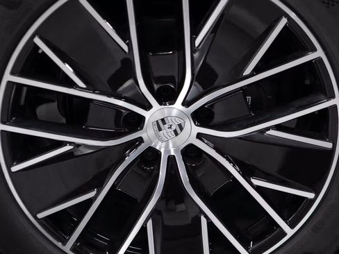 Certified 2026 Porsche Macan Electric RWD image 11
