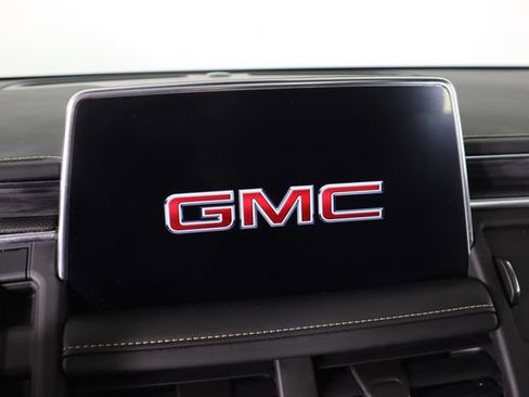 Used 2021 GMC Yukon XL SLT w/ SLT Premium Package image 47