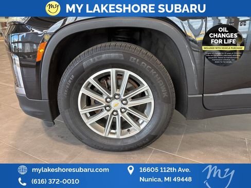Used 2023 Chevrolet Traverse LT image 8