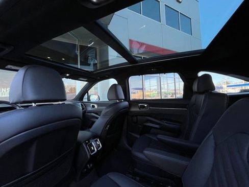 Used 2025 Kia Sorento SX Prestige image 28