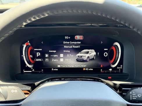 New 2026 Nissan Pathfinder Platinum w/ Accent Package AWD/4WD image 24