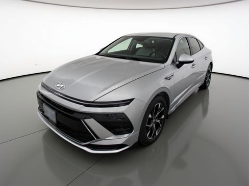 Used 2025 Hyundai Sonata SEL FWD image 3