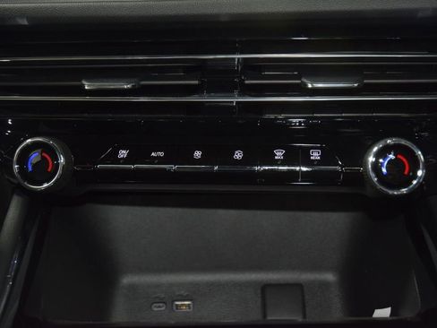 New 2026 Chevrolet Traverse LT w/ Driver Confidence Package FWD image 33