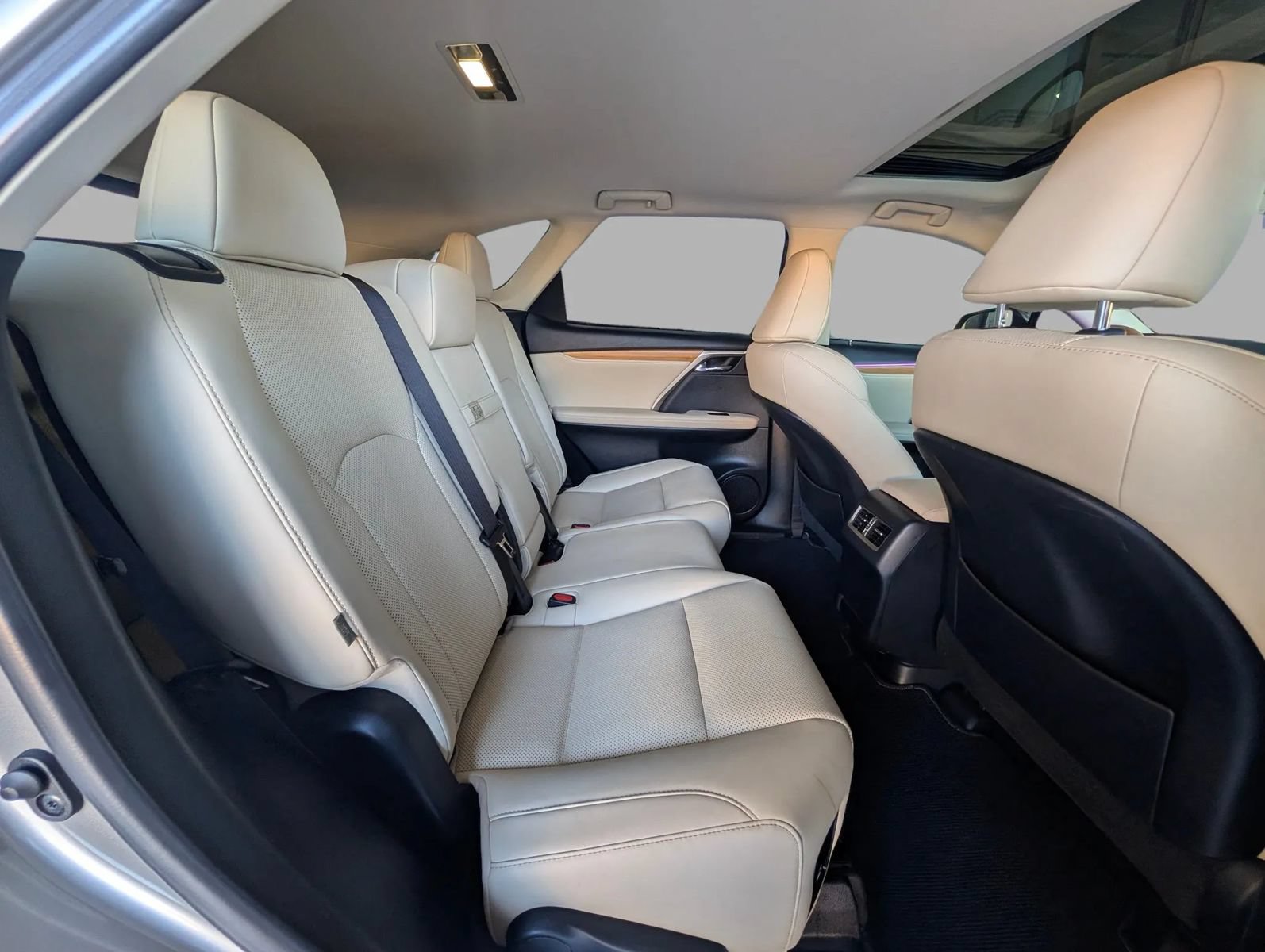 Used 2021 Lexus RX 350L FWD w/ Premium Package image 26
