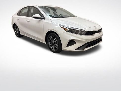 Certified 2023 Kia Forte LXS FWD image 6