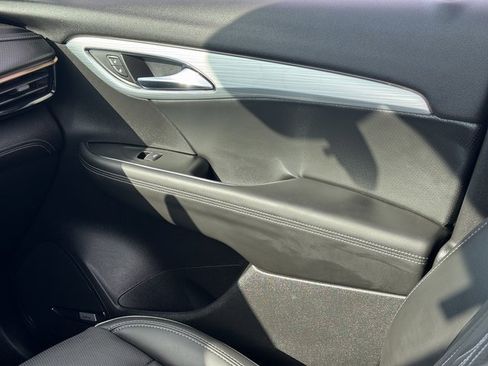 Used 2024 Buick Envision Avenir image 13