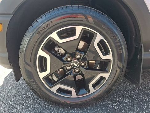 Used 2022 Ford Bronco Sport Outer Banks w/ Tech Package AWD/4WD image 8