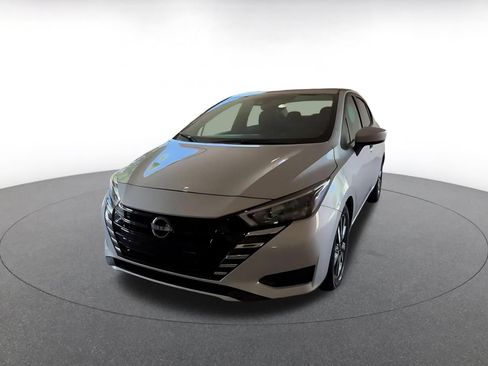 Used 2025 Nissan Versa SV FWD image 7