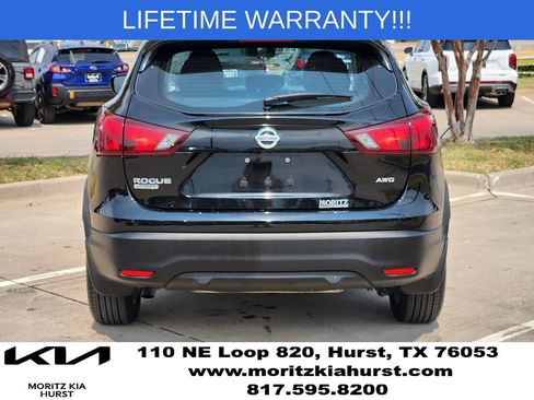 Used 2019 Nissan Rogue Sport S w/ Appearance Package AWD/4WD image 13