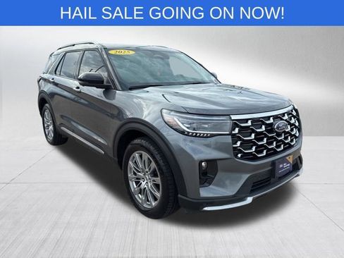 Certified 2025 Ford Explorer Platinum AWD/4WD image 2