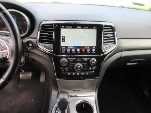 Used 2021 Jeep Grand Cherokee Laredo X image 21