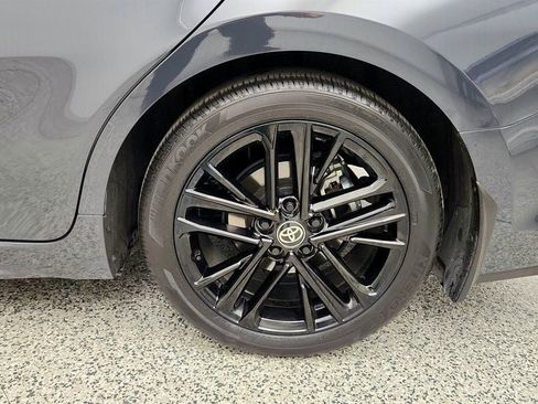 Used 2025 Toyota Camry SE FWD image 9