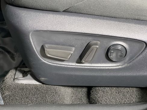 Used 2024 Toyota RAV4 SE image 16