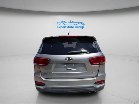 Used 2019 Kia Sorento FWD image 9