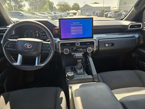 Certified 2025 Toyota Tacoma TRD Off-Road AWD/4WD image 18