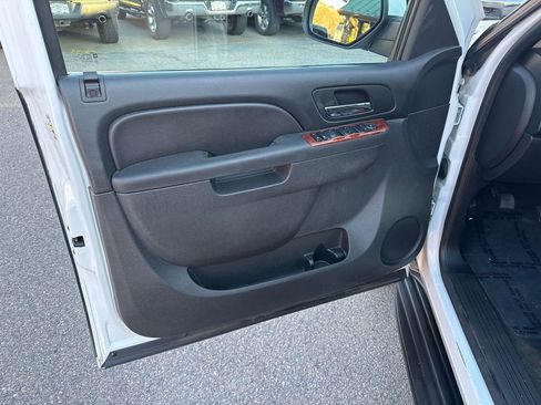 Used 2012 Chevrolet Tahoe LS image 9