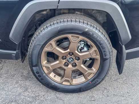 Used 2024 Toyota RAV4 AWD Hybrid image 12