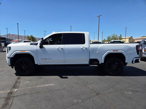 Used 2025 GMC Sierra 2500 AT4 w/ AT4 Premium Plus Package AWD/4WD image 3
