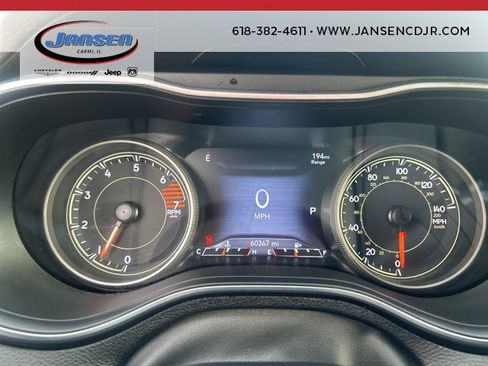 Used 2023 Jeep Cherokee Altitude Lux image 18