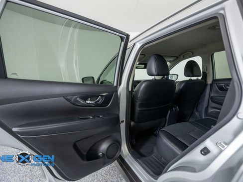 Used 2020 Nissan Rogue SL AWD/4WD image 25