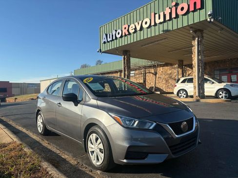 Used 2021 Nissan Versa S image 1