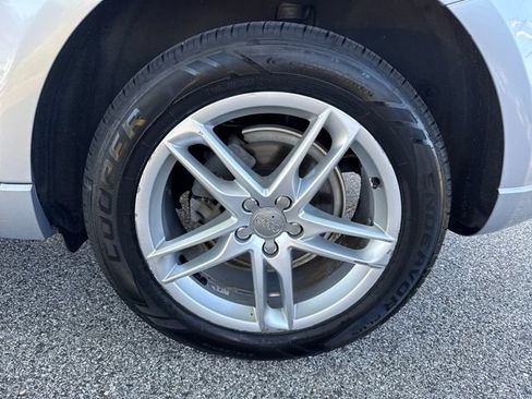 Used 2017 Audi Q5 2.0T Premium Plus w/ Technology Package AWD/4WD image 10