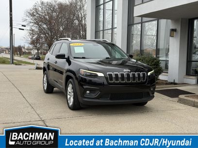 Used 2019 Jeep Cherokee Latitude w/ Popular Appearance Group
