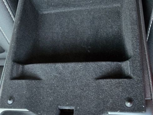 Used 2024 Jeep Grand Cherokee Laredo image 32