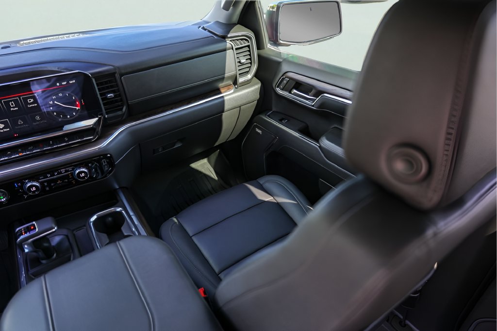 Used 2024 GMC Sierra 1500 SLT AWD/4WD image 30