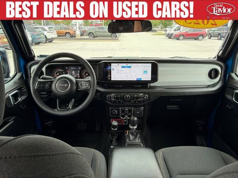 Used 2025 Jeep Gladiator Sport AWD/4WD image 24