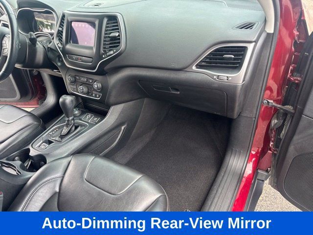 Used 2019 Jeep Cherokee Latitude Plus w/ Comfort/Convenience Group AWD/4WD image 14