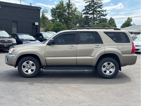 Used 2007 Toyota 4Runner SR5 AWD/4WD image 2