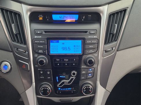 Used 2013 Hyundai Sonata Hybrid image 18