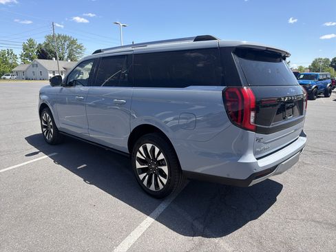Certified 2025 Ford Expedition Max Platinum w/ Driver's Package AWD/4WD image 6