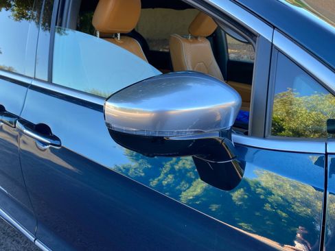 Used 2023 Chrysler Pacifica Pinnacle image 13