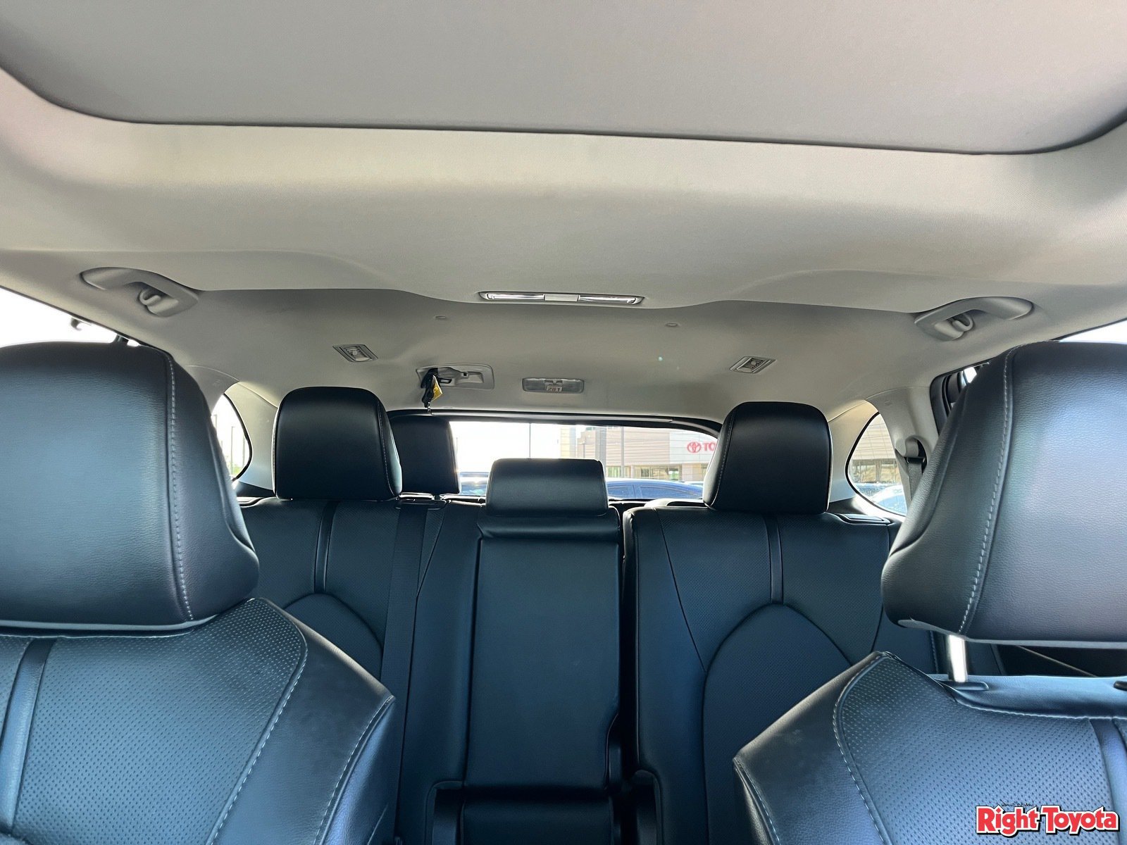 Certified 2021 Toyota Highlander Limited AWD/4WD image 32