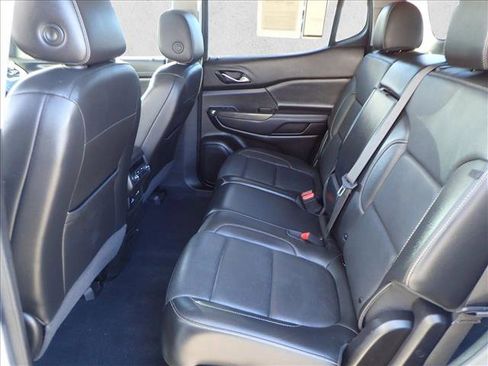 Used 2023 GMC Acadia SLT image 10